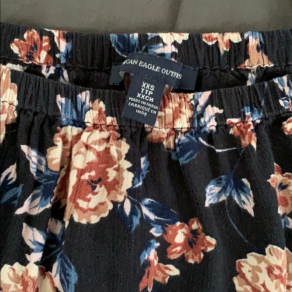 Strapless floral American Eagle blouse - Picture 2 of 3